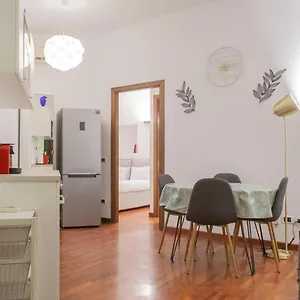 https://eustachi-47-per-vivere-alla-milanese.italymilanhotels.net